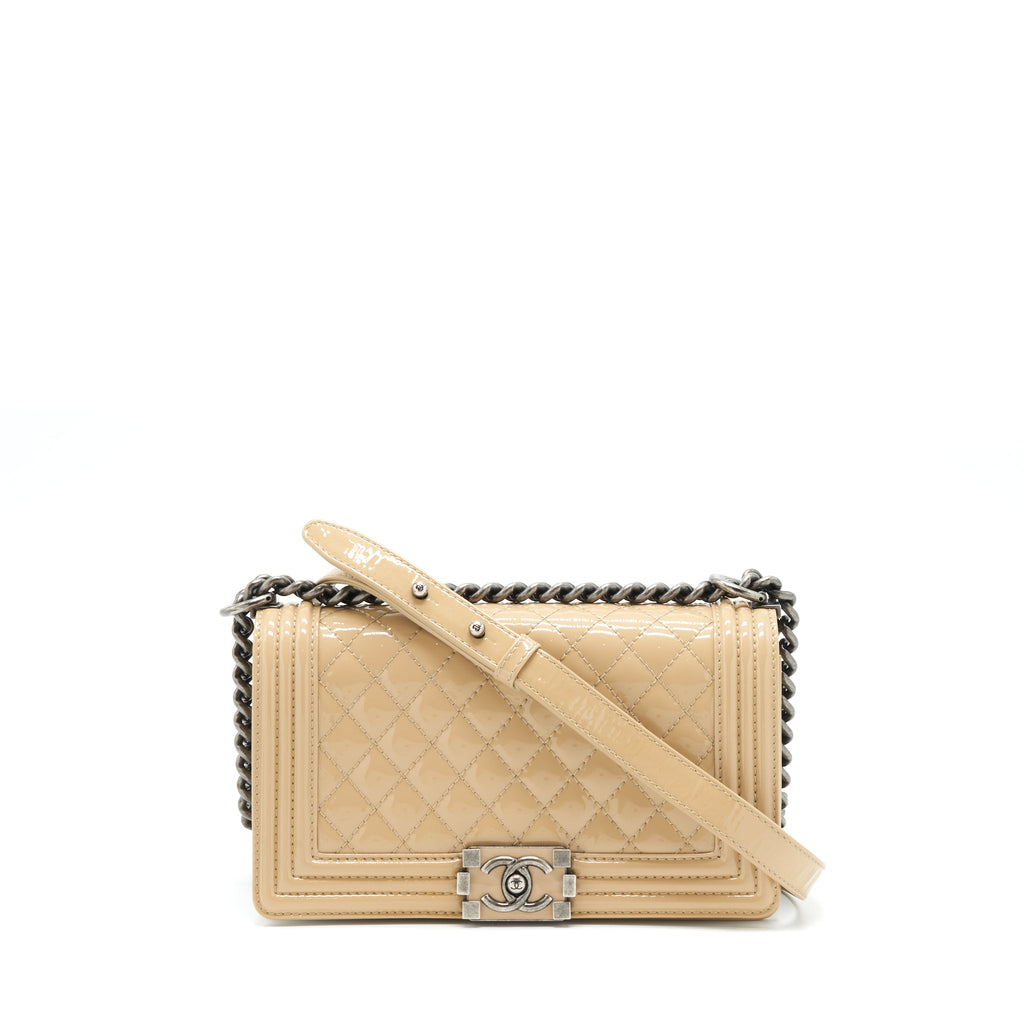 chanel-medium-boy-patent-light-beige-ruthenium-sliver-hardware