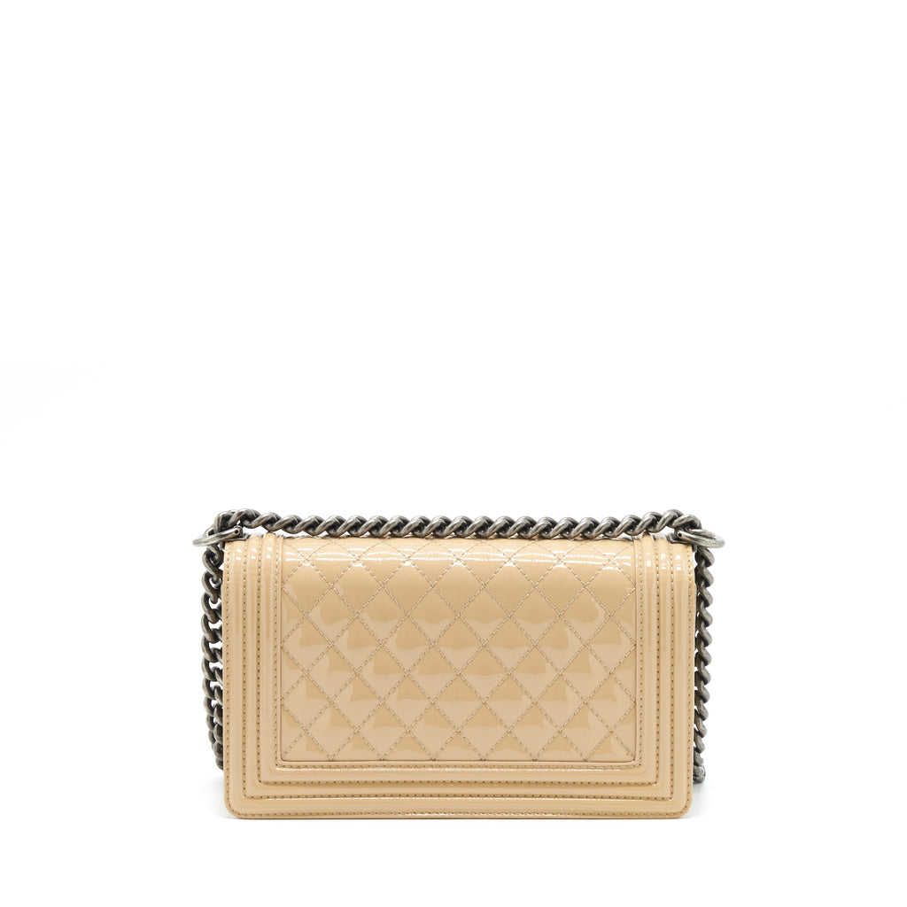 chanel-medium-boy-patent-light-beige-ruthenium-sliver-hardware