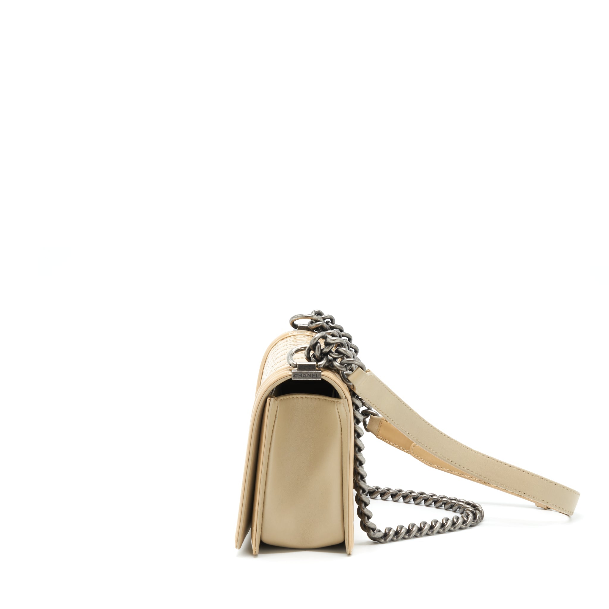 chanel-medium-boy-patent-light-beige-ruthenium-sliver-hardware