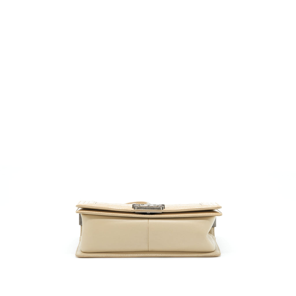 chanel-medium-boy-patent-light-beige-ruthenium-sliver-hardware