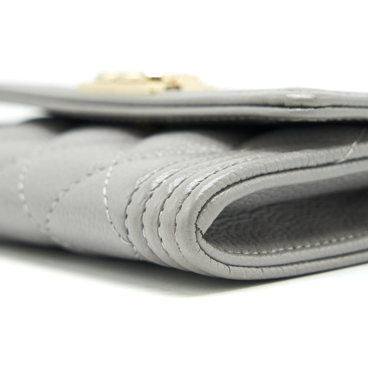 chanel-boy-flap-card-holder-caviar-light-grey-lghw