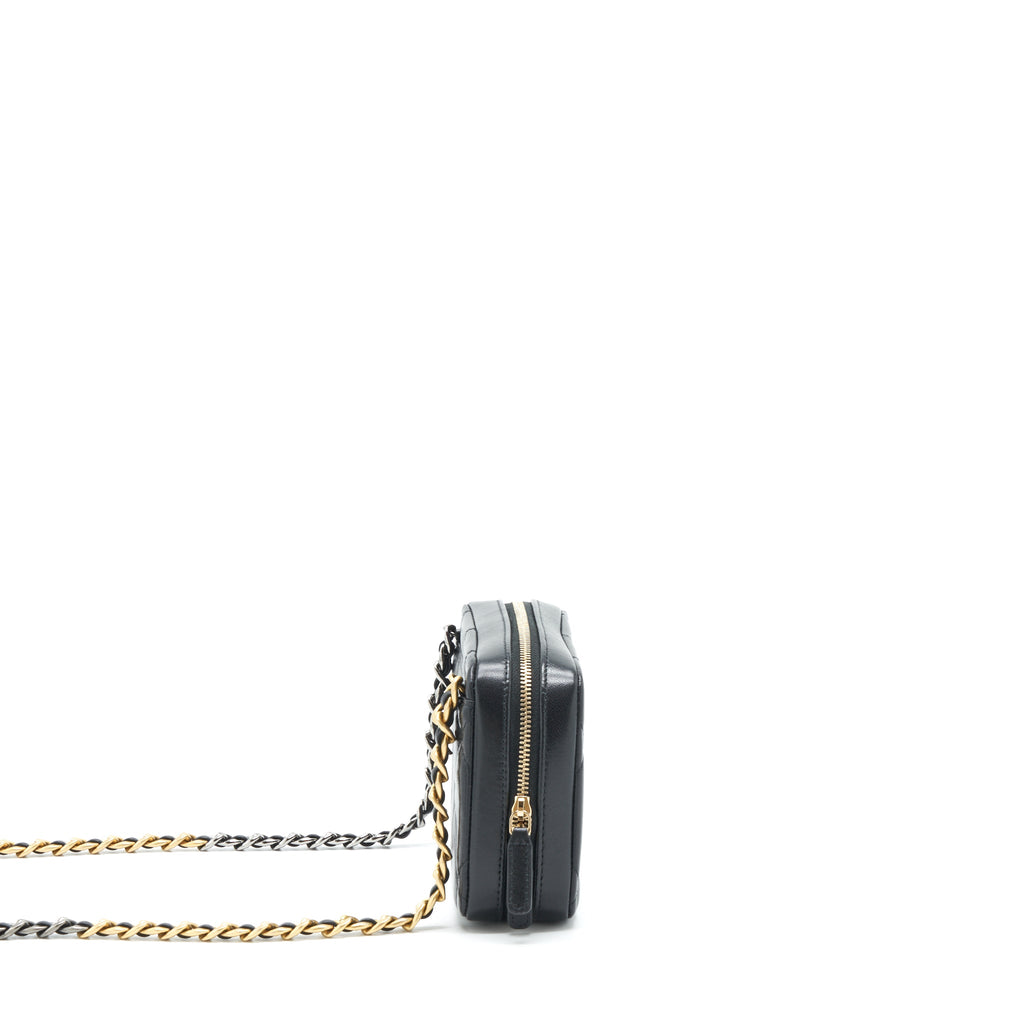 chanel-19-camera-bag-lambskin-black-with-gold-sliver-hardware