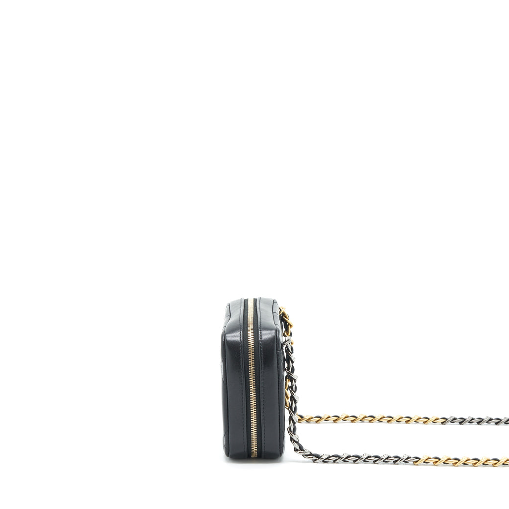 chanel-19-camera-bag-lambskin-black-with-gold-sliver-hardware