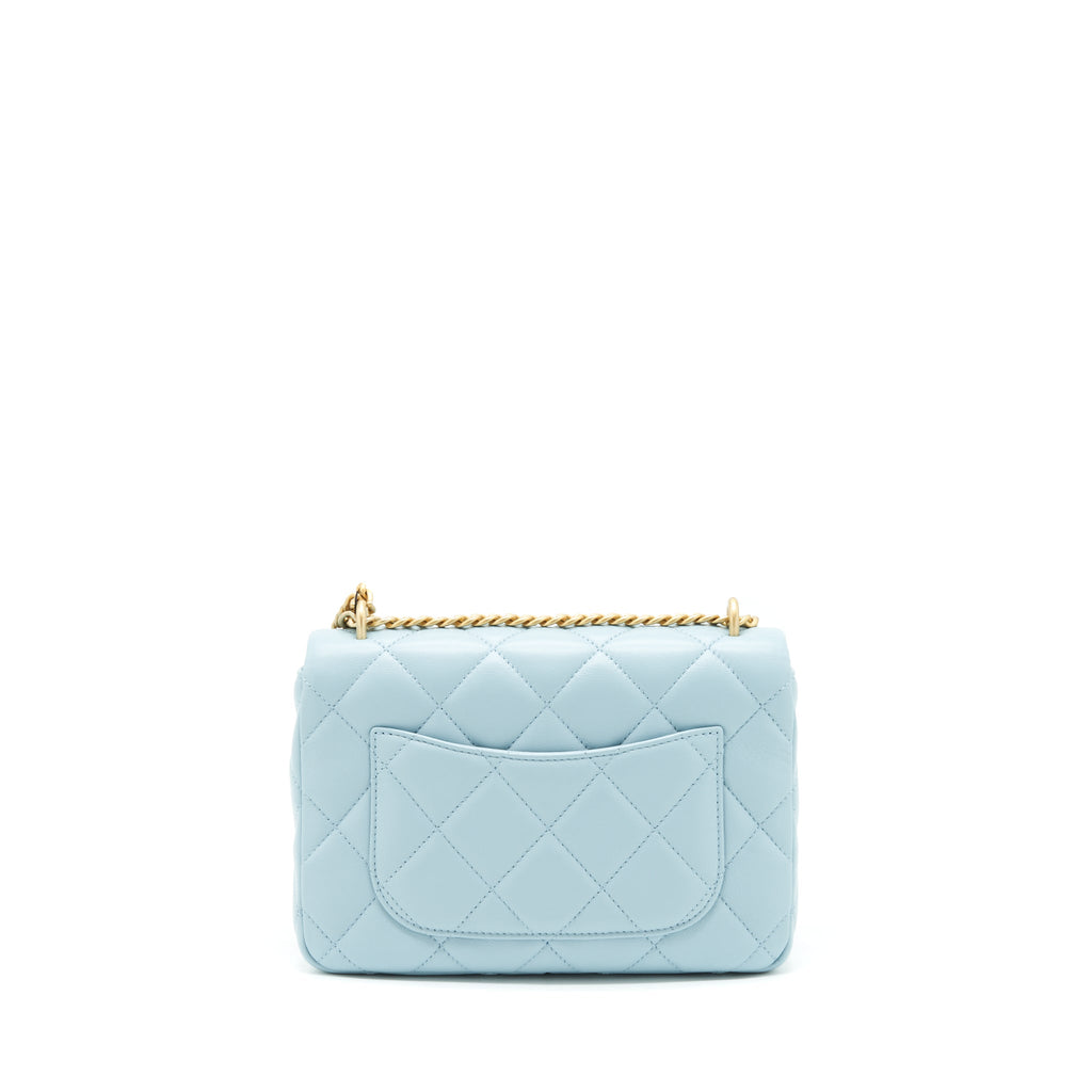 chanel-22p-enemal-small-flap-bag-lambskin-light-blue-gold-blue-hardware