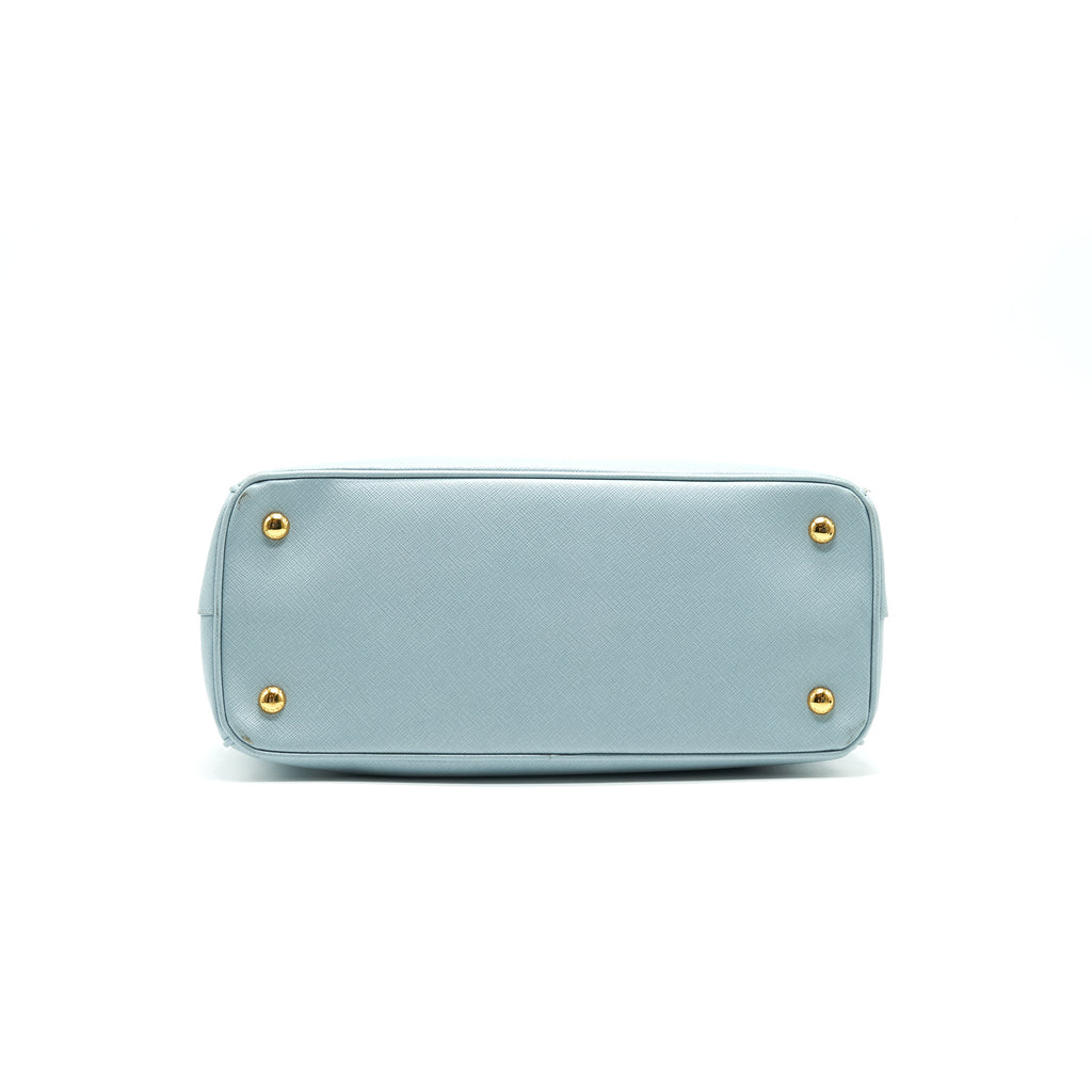 prada-saffiano-tote-bag-skyblue
