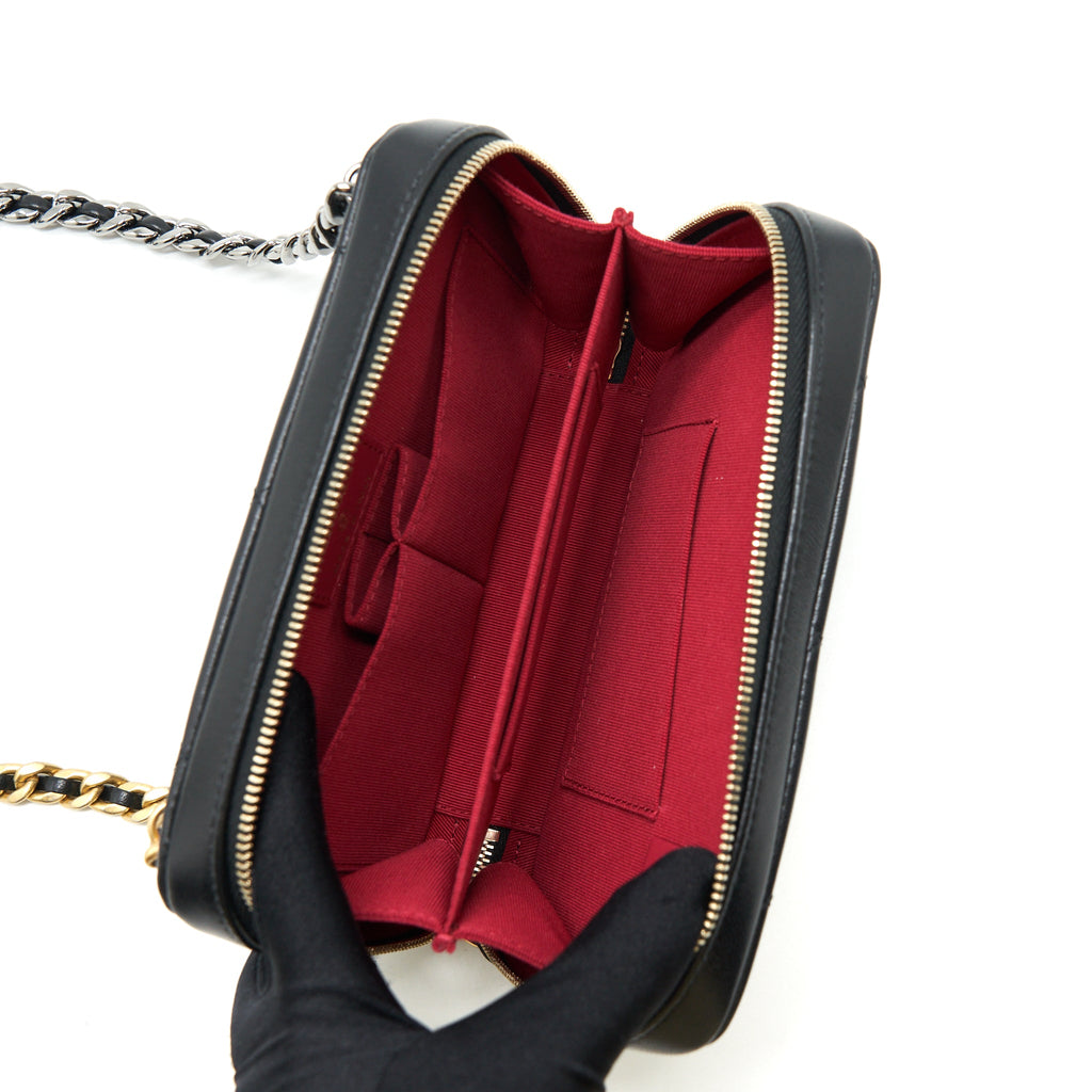 chanel-19-camera-bag-lambskin-black-with-gold-sliver-hardware