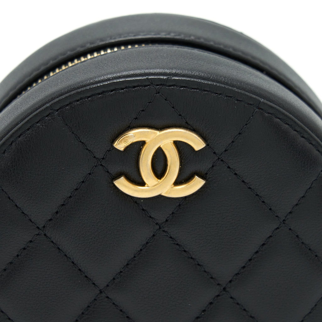chanel-pearl-round-clutch-with-chain-calfskin-black-ghw