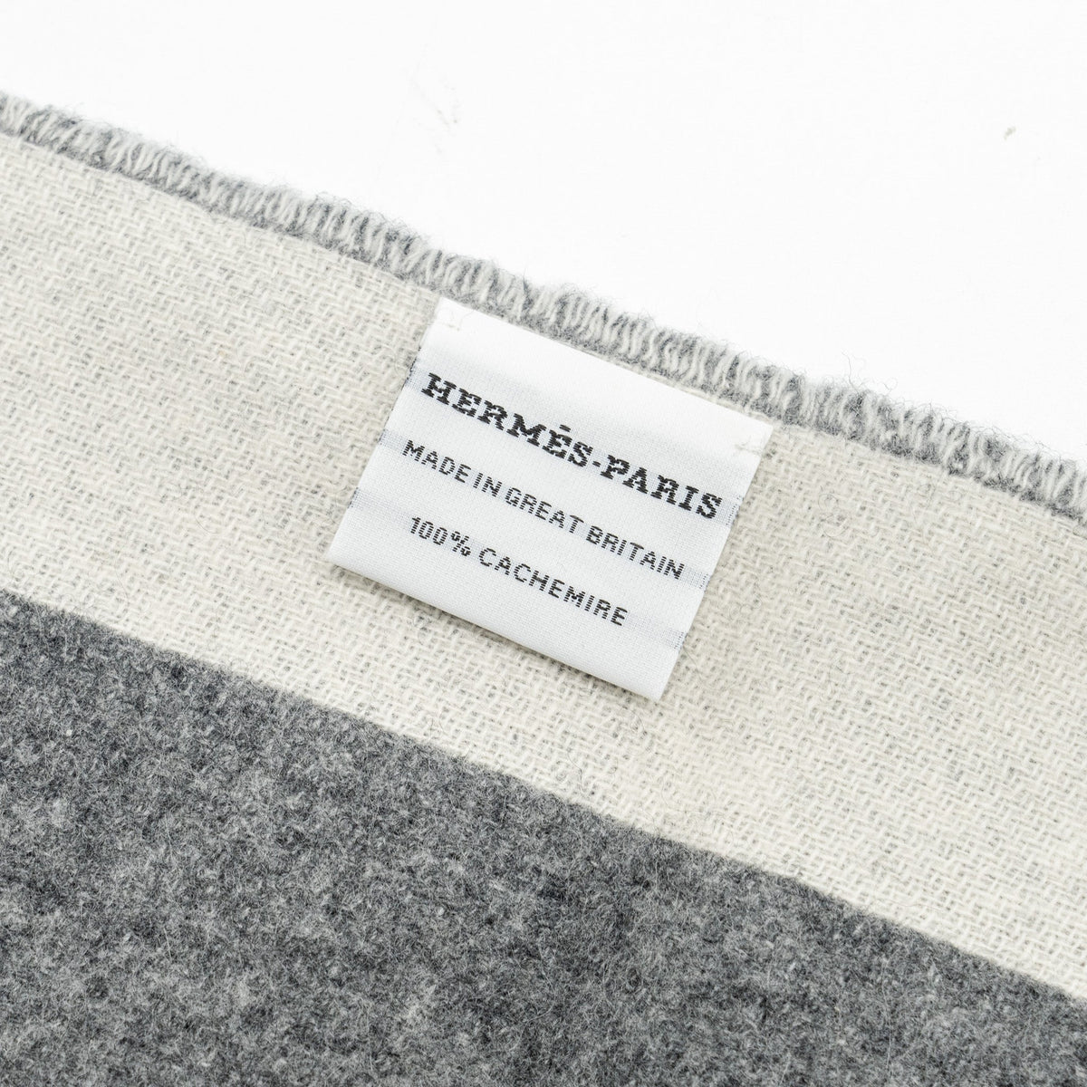 hermes-casaque-love-story-muffler-cashmere-gris-clair-ivoire-1