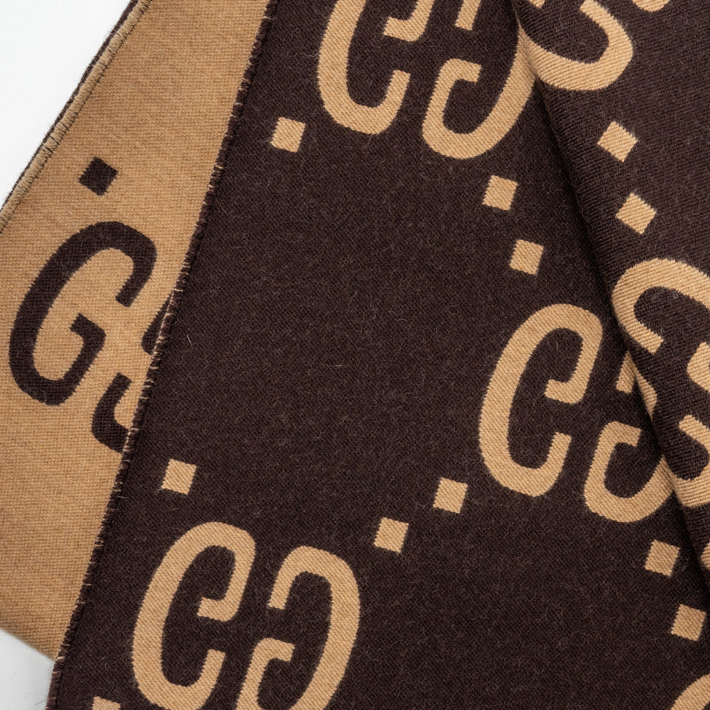 gucci-wool-silk-gg-jacquard-scarf