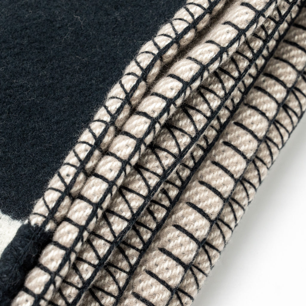 hermes-avalon-throw-blanket-wool-black-multicolour