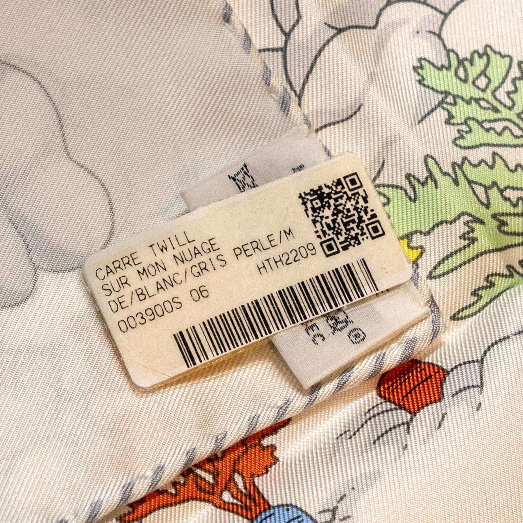 hermes-90-90cm-scarf-silk-sur-mon-nuage-multicolour