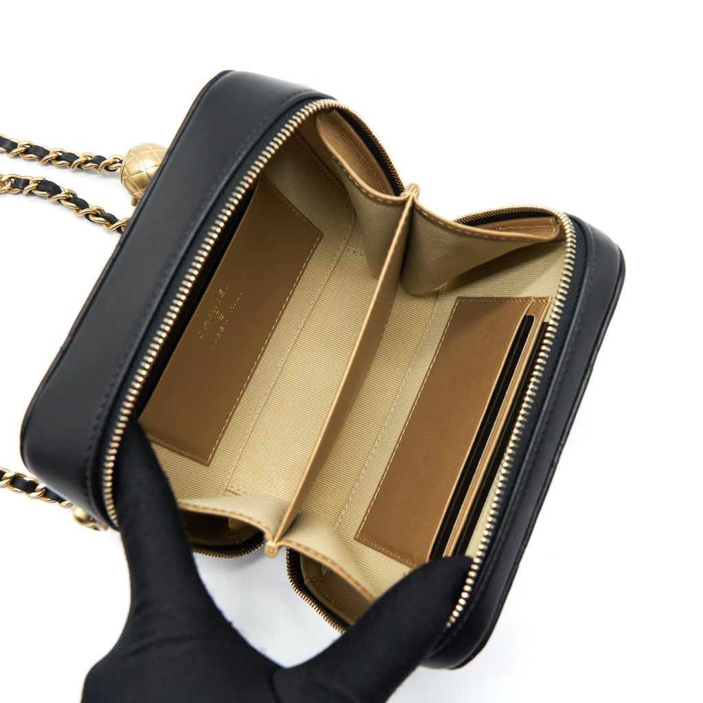 chanel-pearl-crush-camera-bag-lambskin-black-ghw