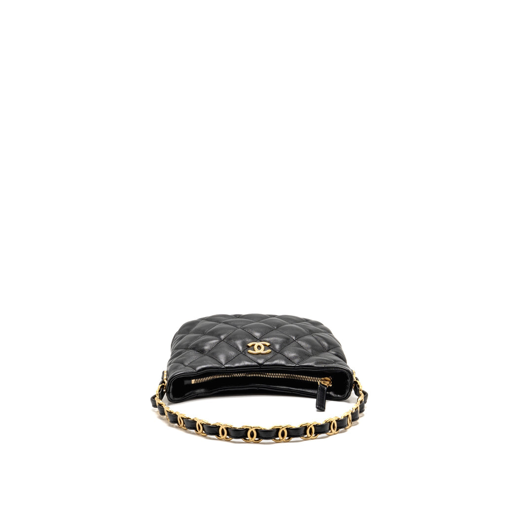 chanel-22k-hobo-shoulder-bag-lambskin-black-ghw-microchip-2