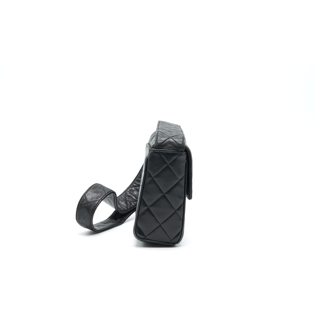 chanel-vintage-cc-logo-flap-bag-with-strap-so-black