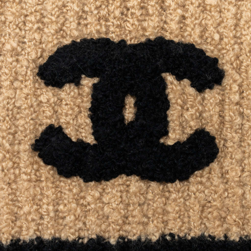 chanel-cashmere-and-sold-logo-scarf-beige-black