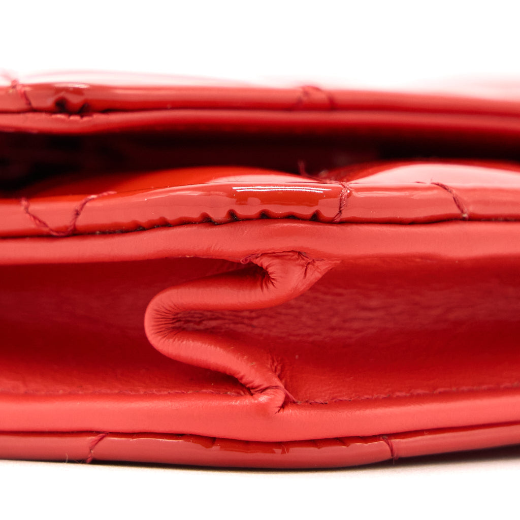 chanel-classic-wallet-on-chain-patent-red-shw