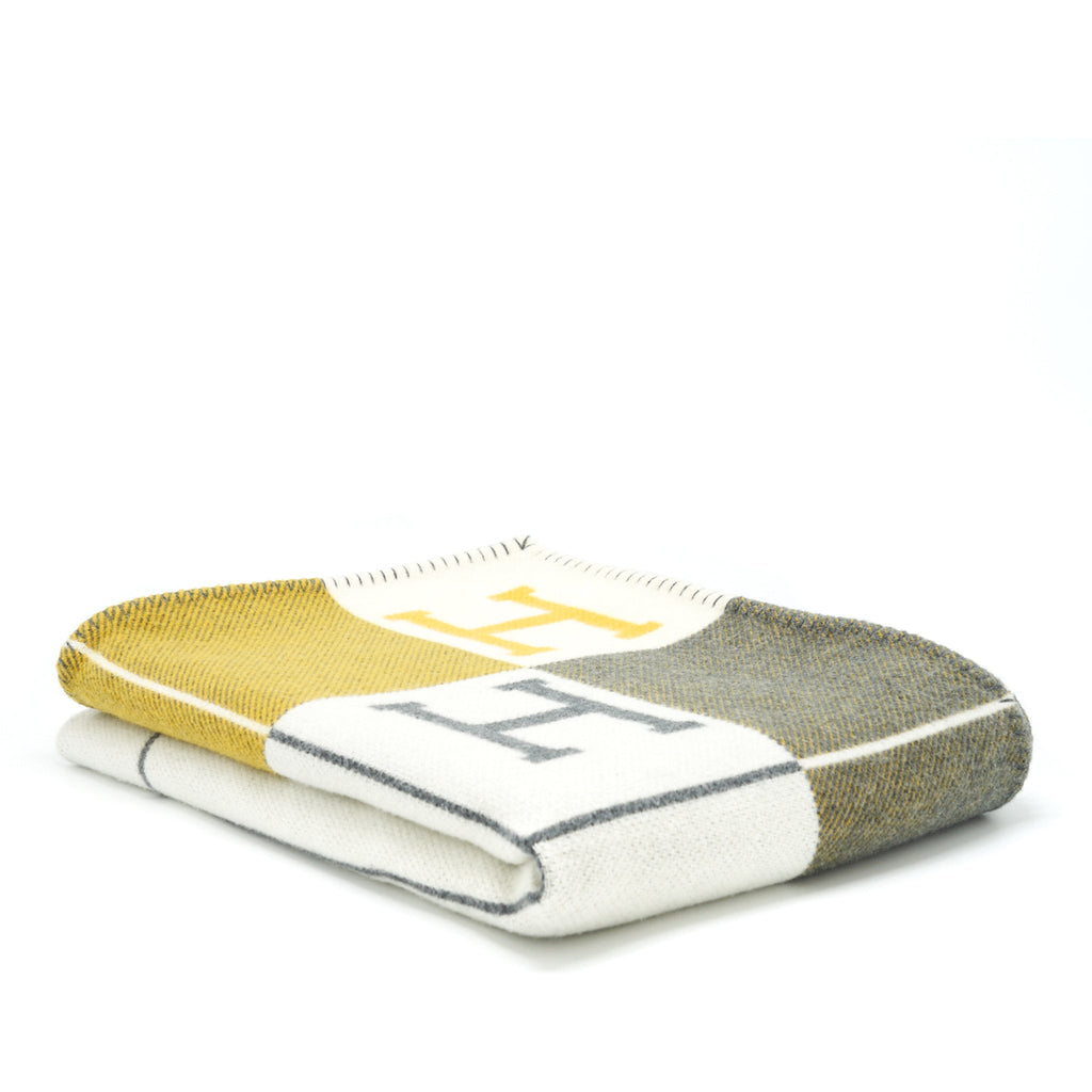 hermes-avalon-thrown-blanket-gris-soleil