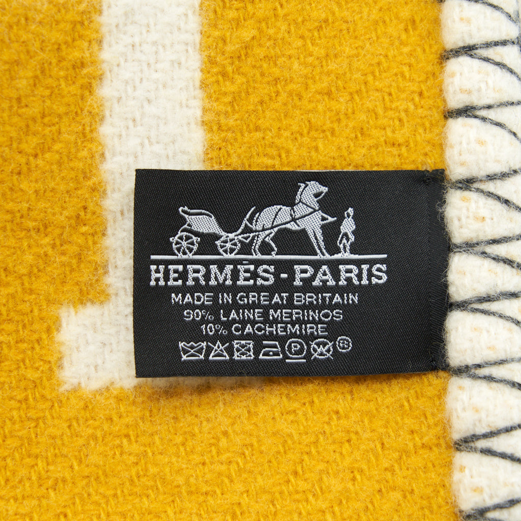 hermes-avalon-thrown-blanket-gris-soleil