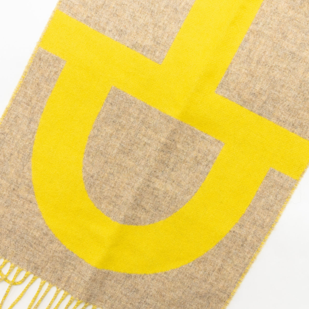 hermes-casaque-grand-mors-muffler-cashmere-beige-chine-jaune-acide