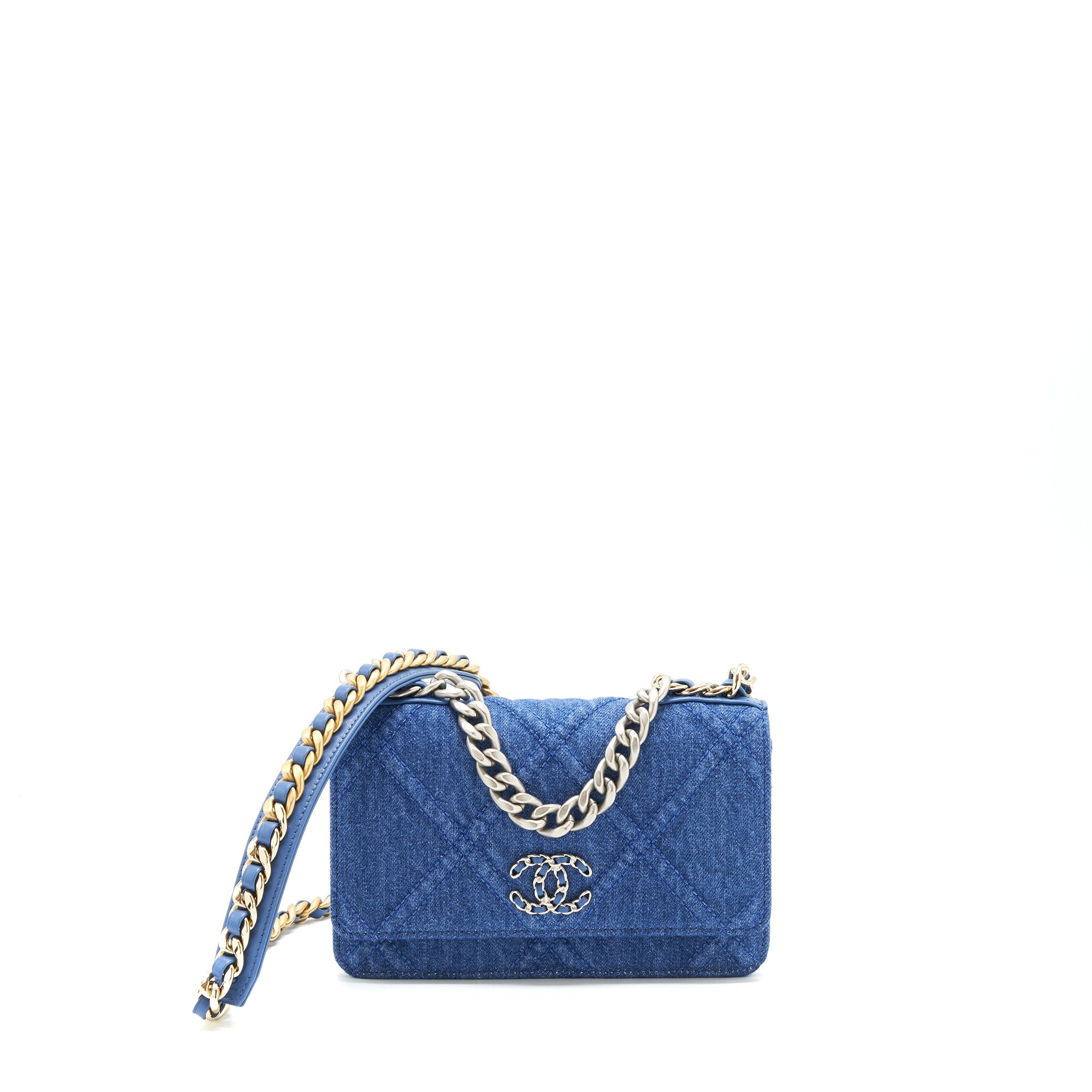 chanel-22p-denim-19-wallet-on-chain-lghw