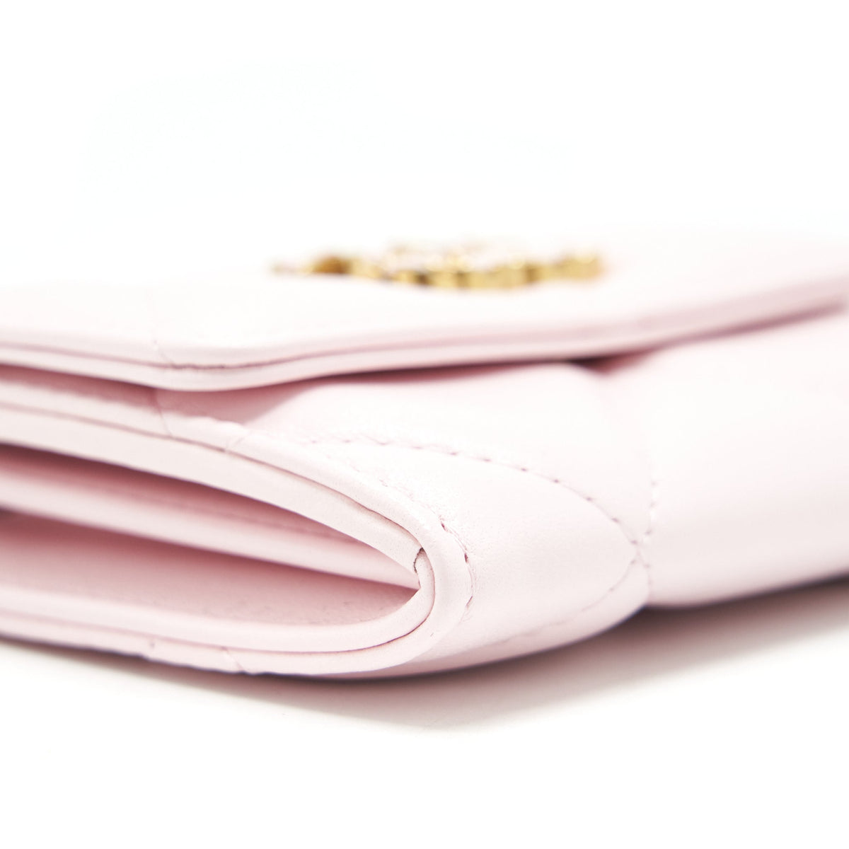 chanel-19-flap-cardholder-lambskin-light-pink-ghw