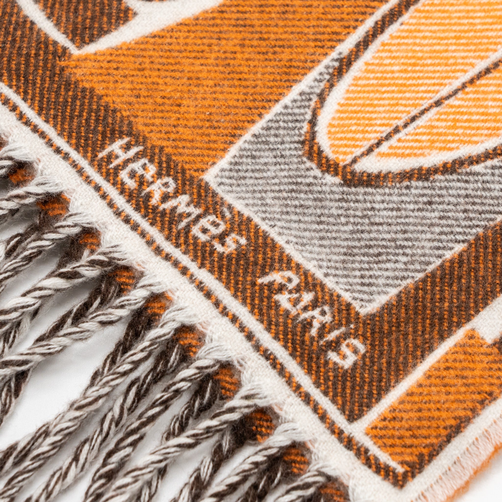 hermes-sea-surf-and-fun-muffler-cashmere-orange-brun-ivoire