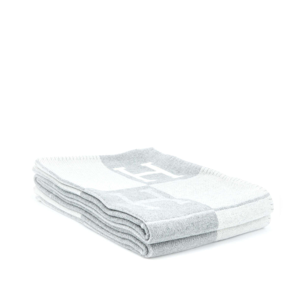 hermes-avalon-throw-blanket-ecru-gris-clair-1