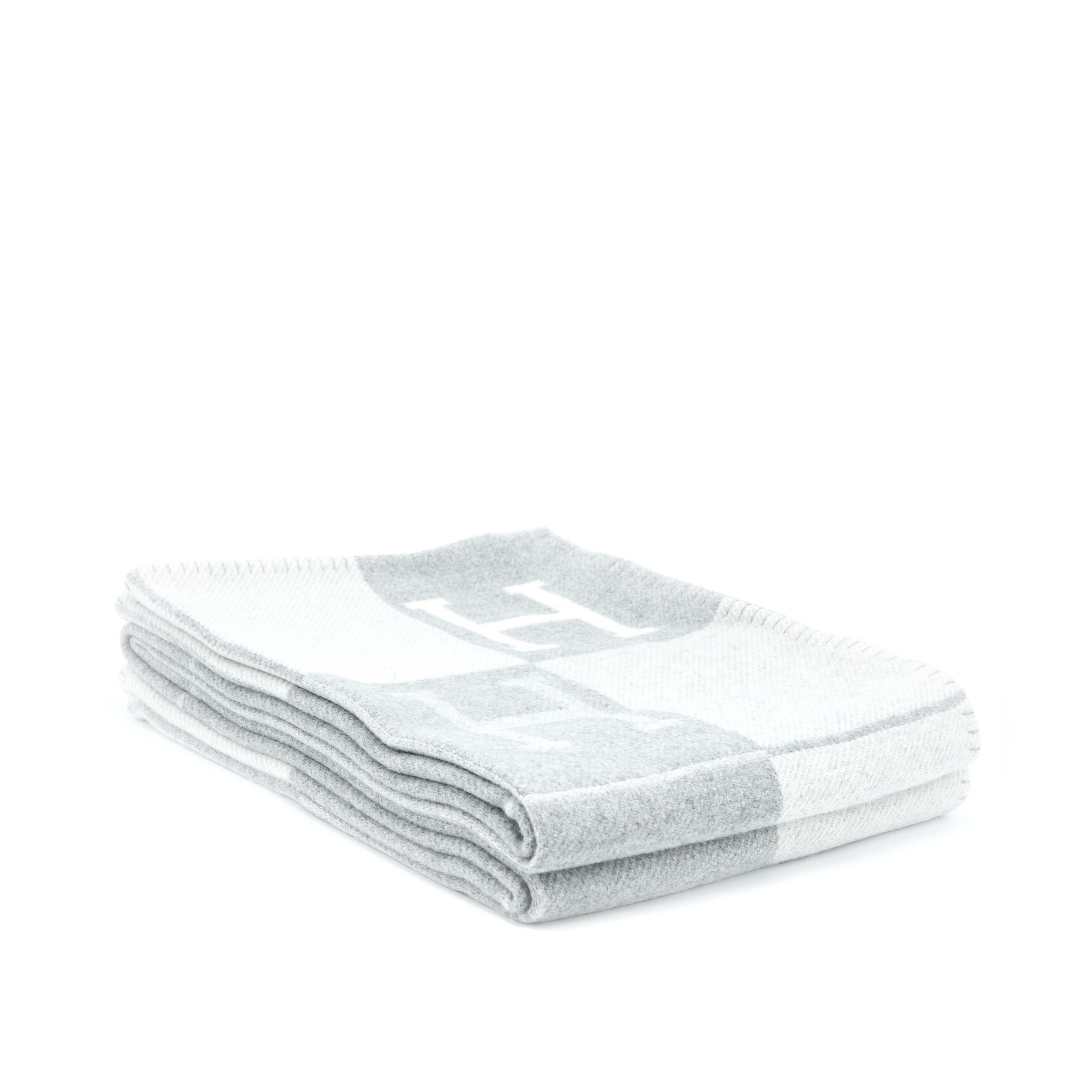 hermes-avalon-throw-blanket-ecru-gris-clair-1