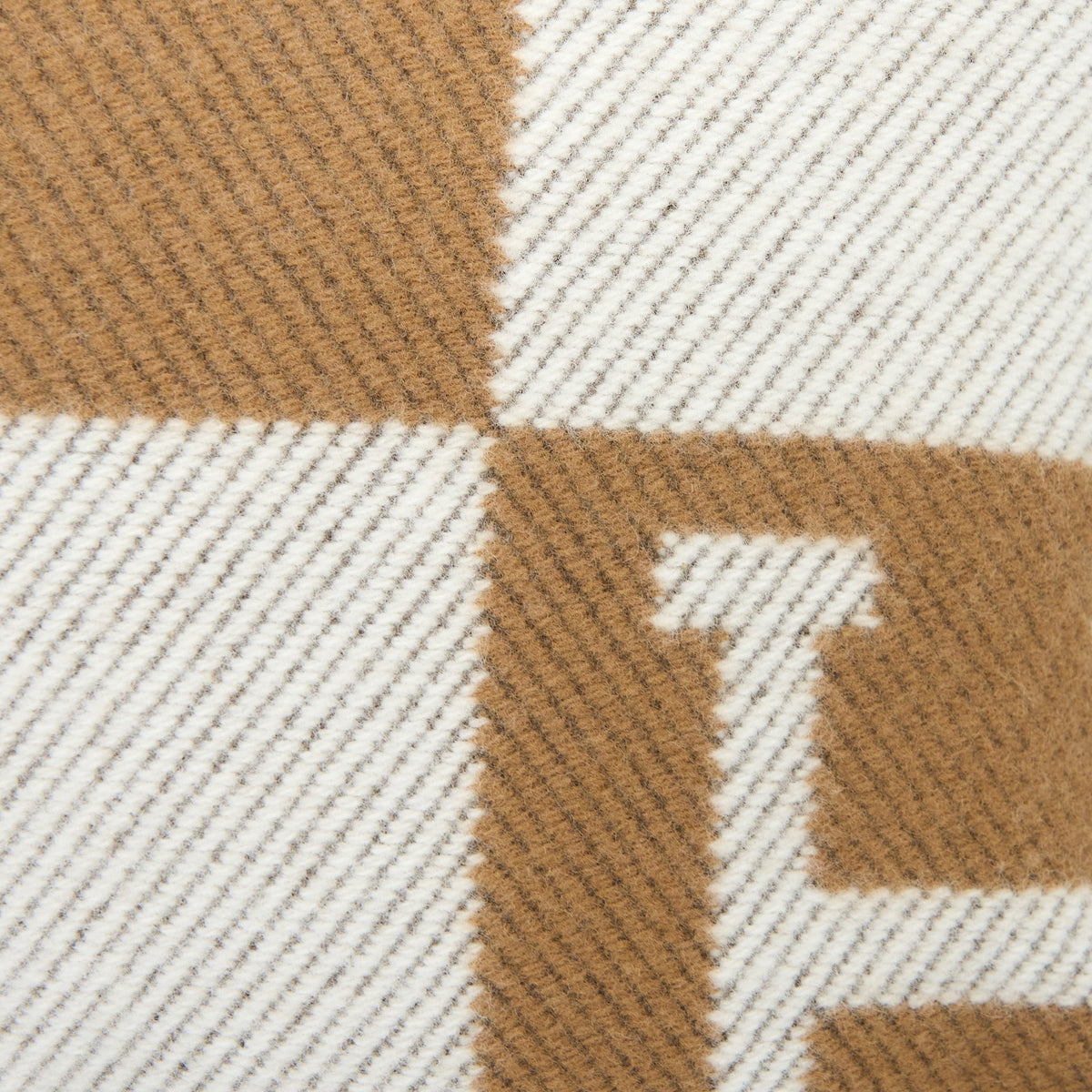 hermes-avalon-pillow-small-model-ecru-camel