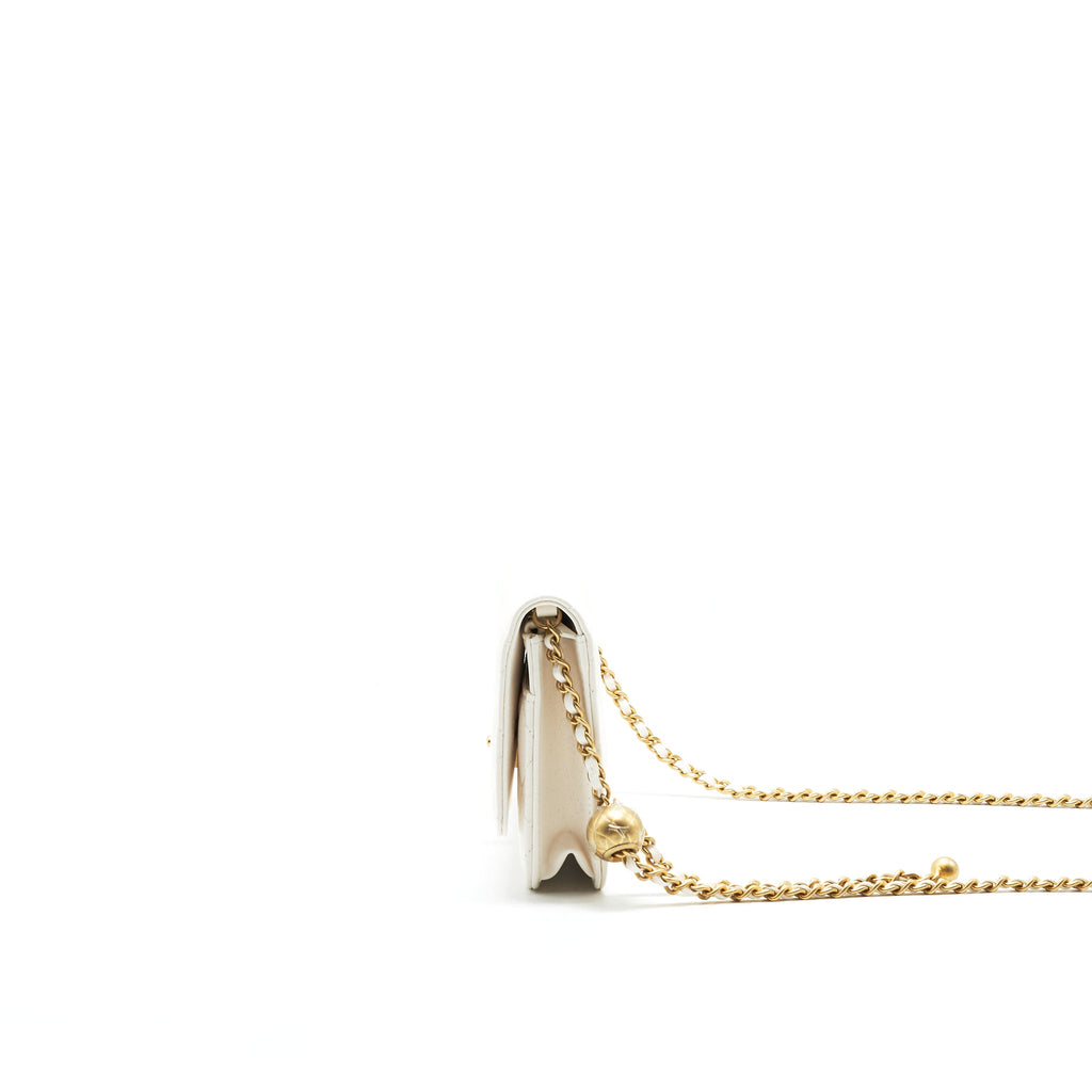 chanel-pearl-crush-wallet-on-chain-lambskin-white-ghw-microchip