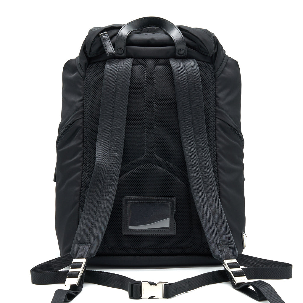 prada-nylon-backpack-xl