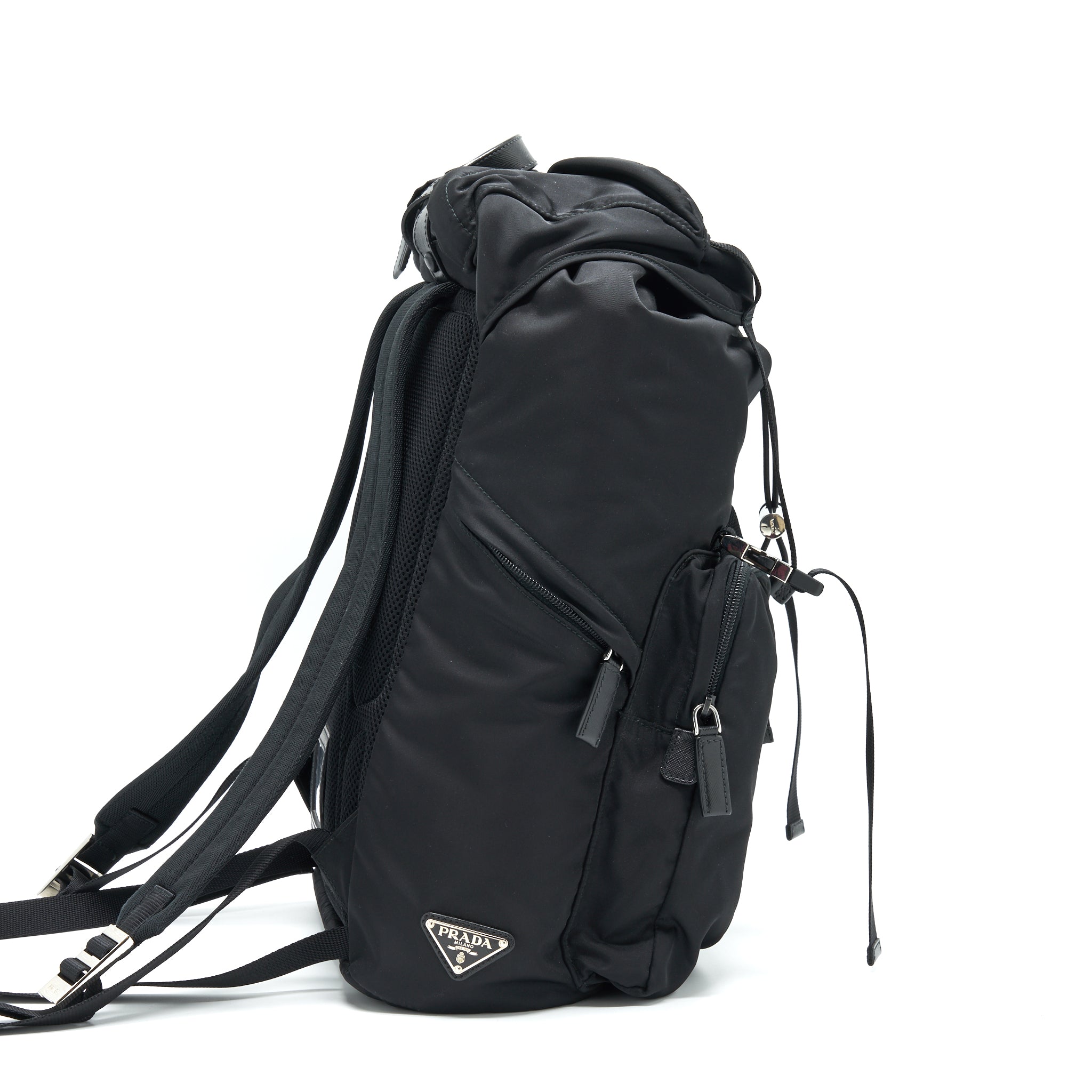 prada-nylon-backpack-xl