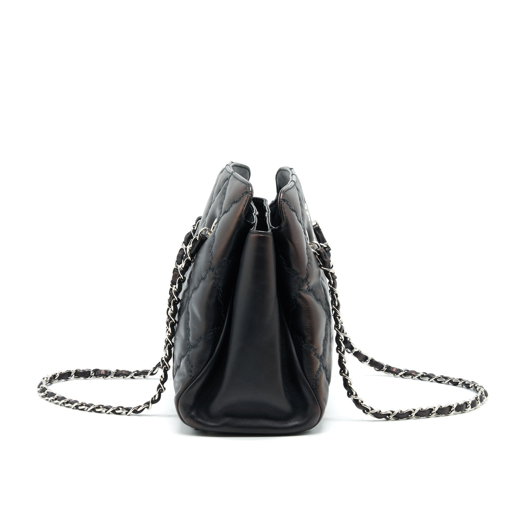 chanel-quilted-tote-bag-serial-17