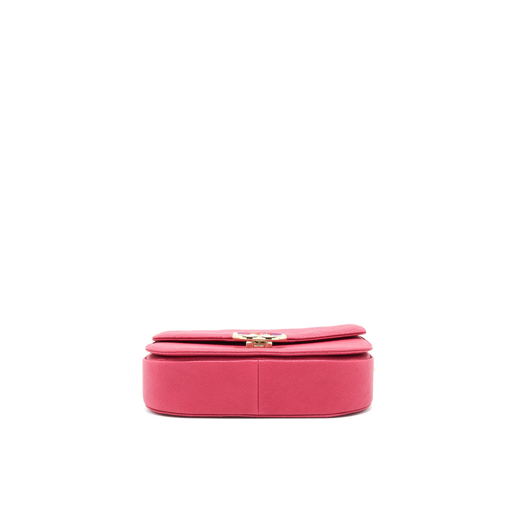 chanel-messenger-crossbody-bag-in-caviar-red