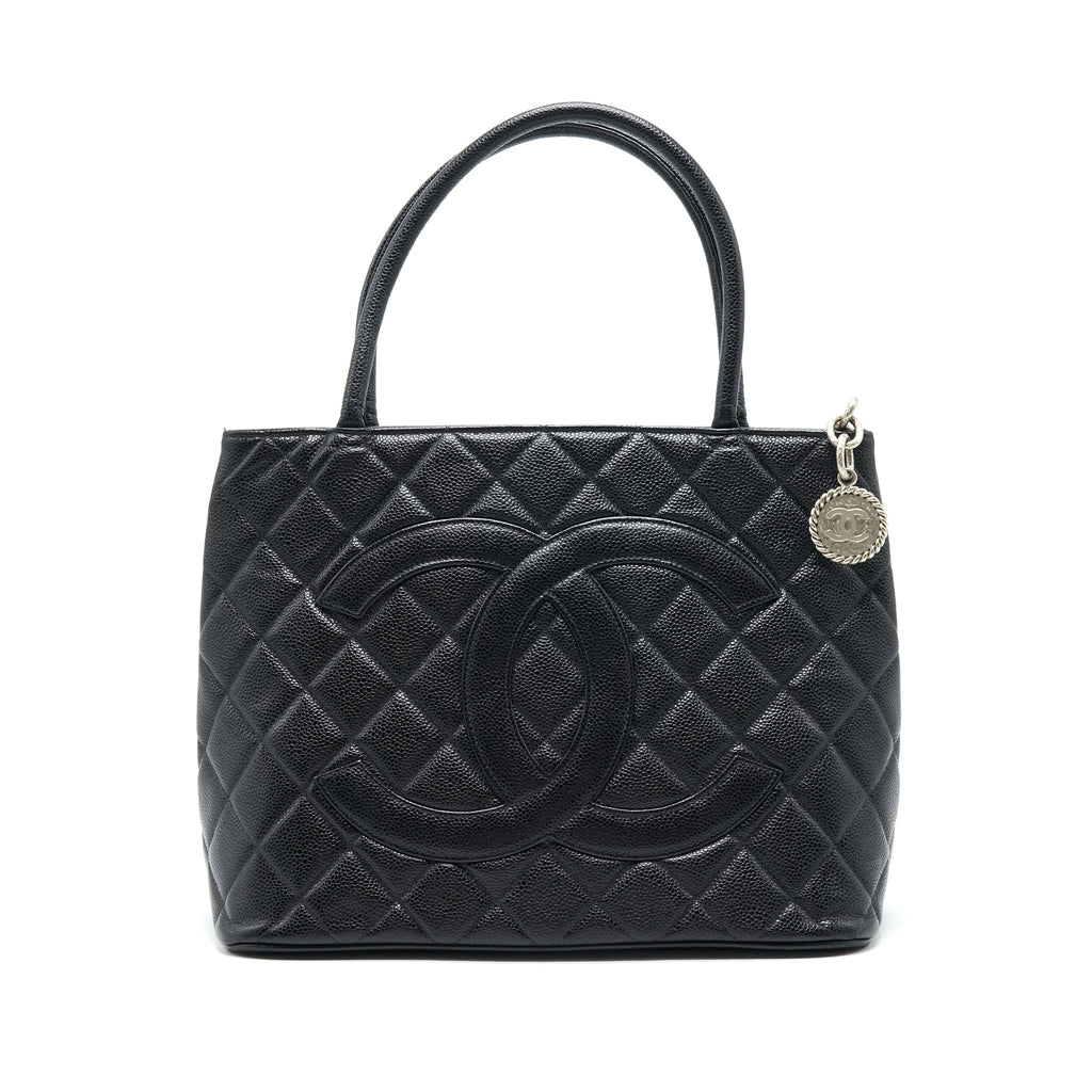 chanel-vintag-medallion-tote-bag-caviar-black-shw