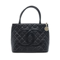 chanel-vintag-medallion-tote-bag-caviar-black-shw