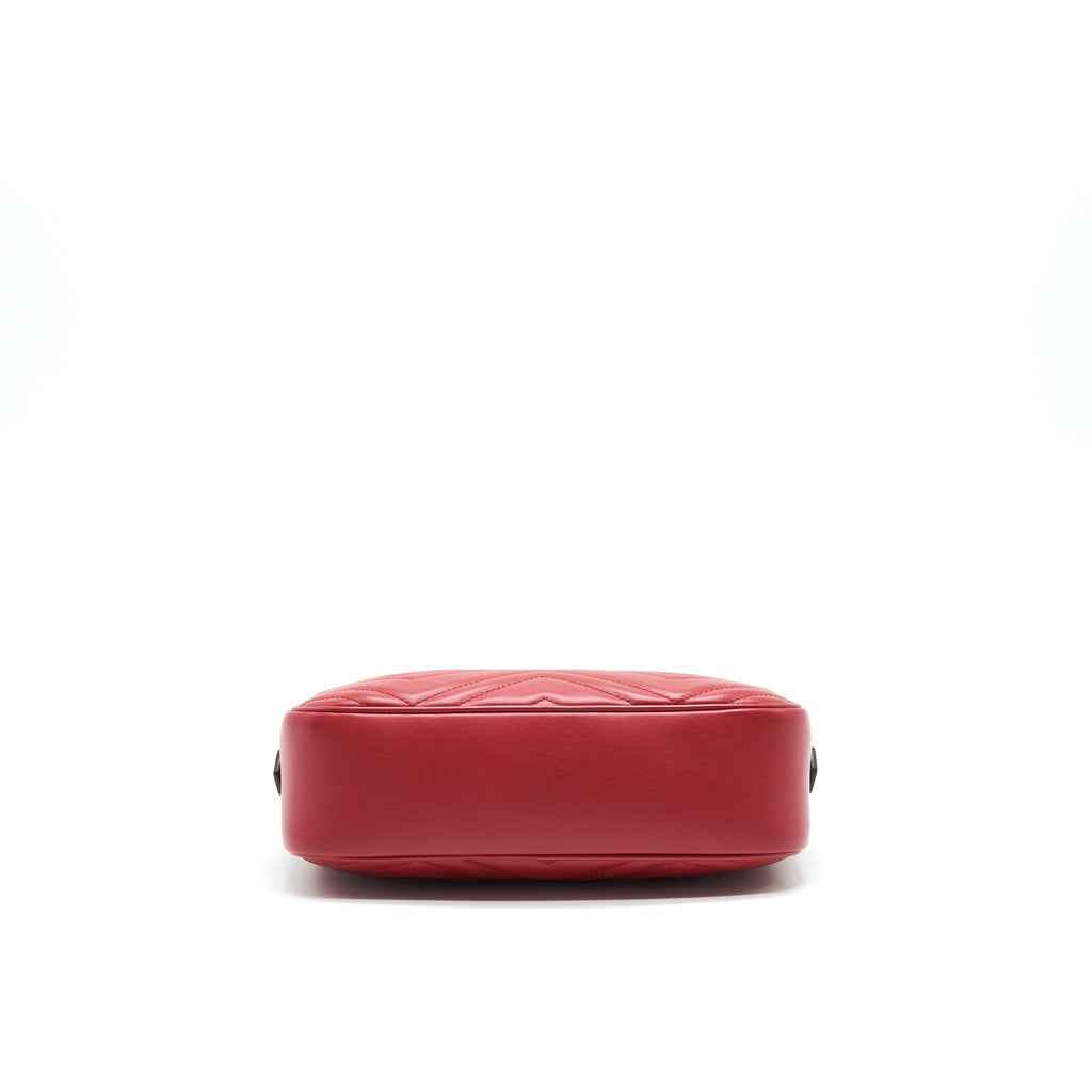 gucci-marmont-camera-bag-in-red