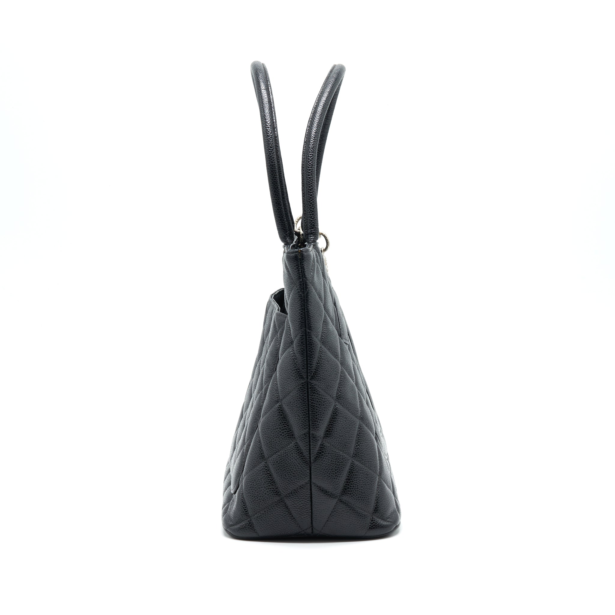 chanel-vintag-medallion-tote-bag-caviar-black-shw
