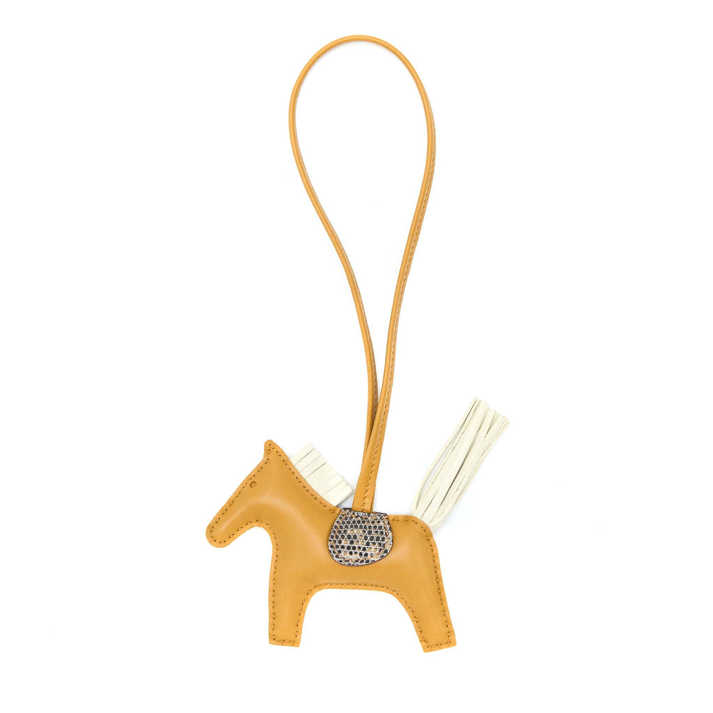 hermes-touch-rodeo-bag-charm-agneau-milo-lezard-natura-lisse-sesame-craie-desert