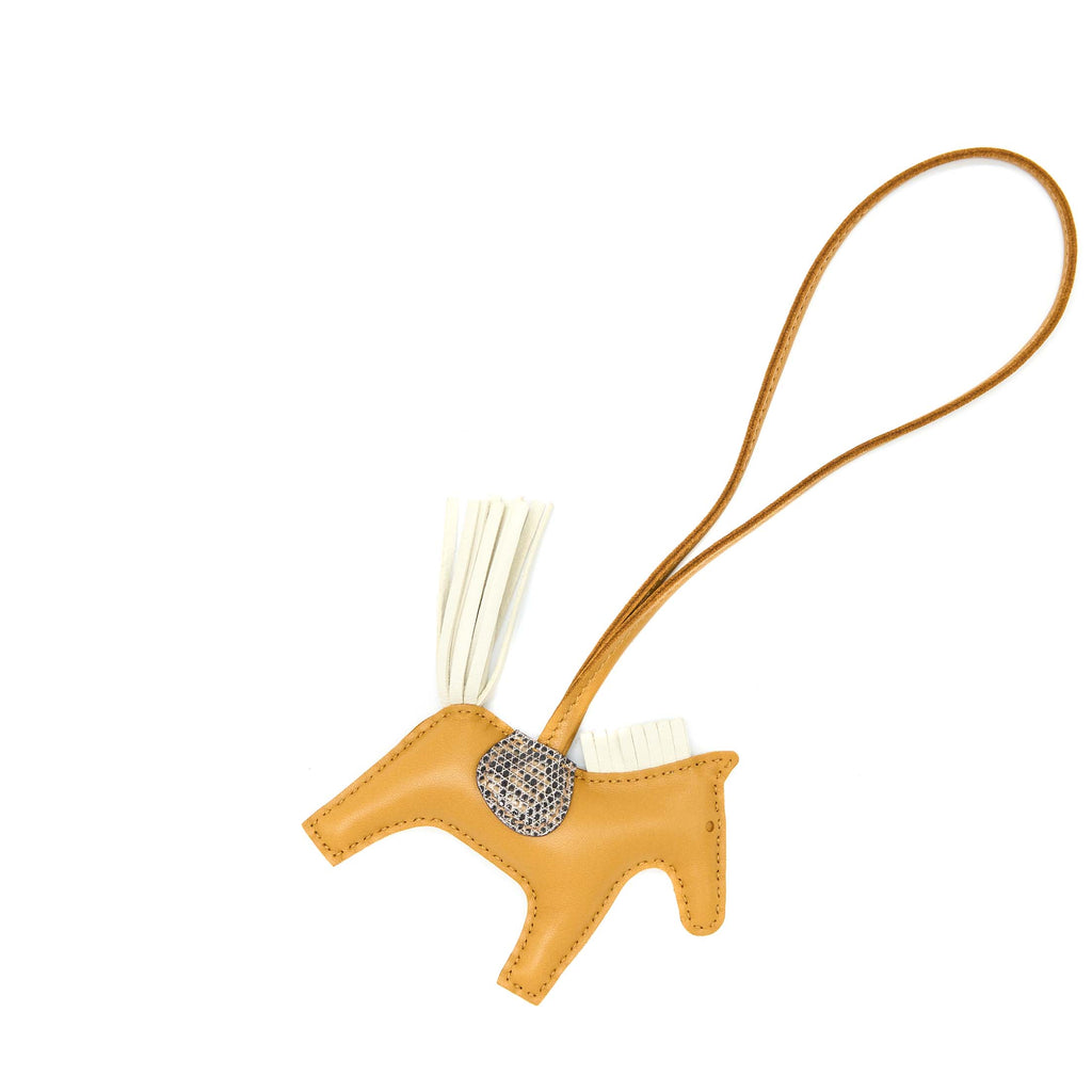 hermes-touch-rodeo-bag-charm-agneau-milo-lezard-natura-lisse-sesame-craie-desert