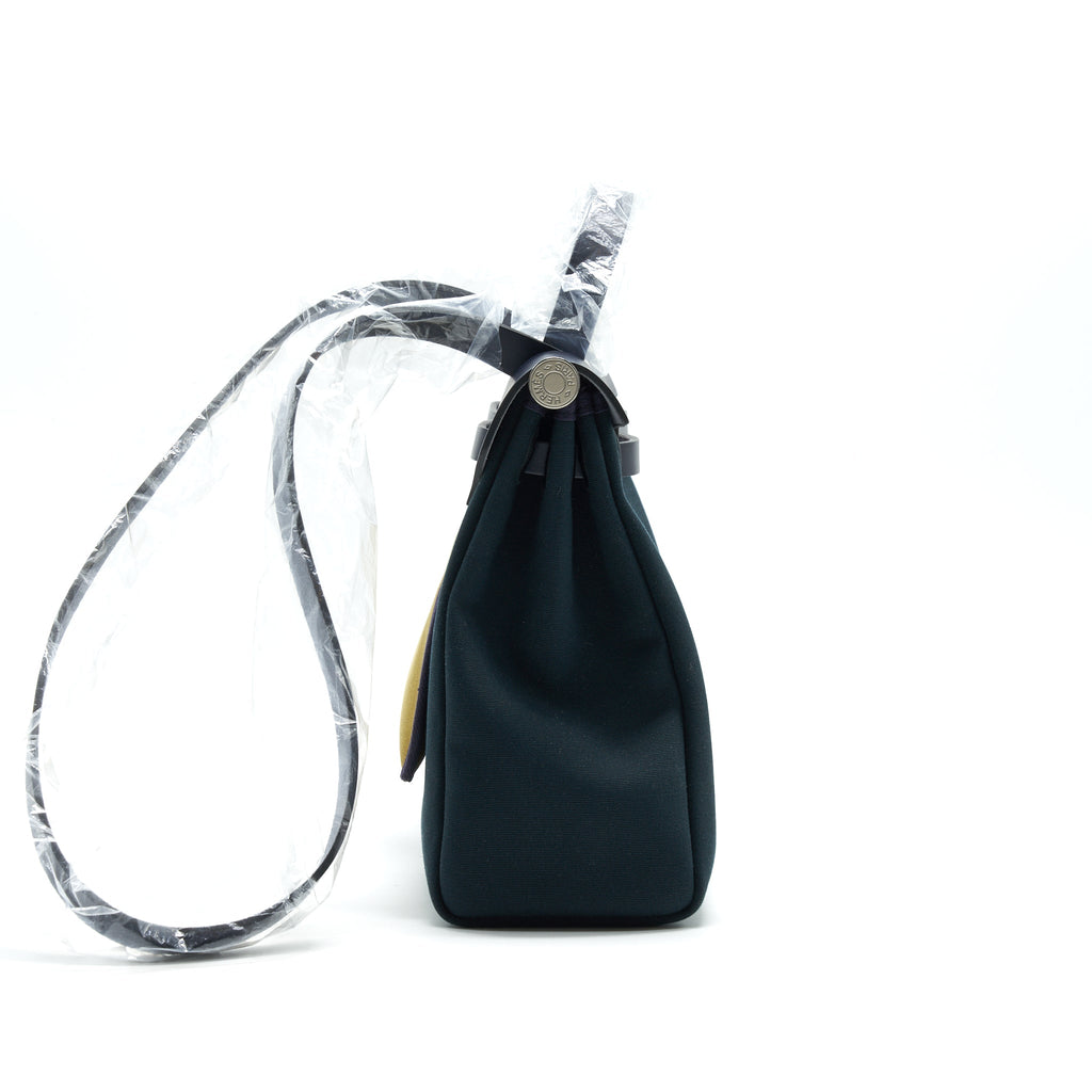 hermes-herbag-31-zip-bag-vert-cypres-vert-olive-blue-indigo-shw