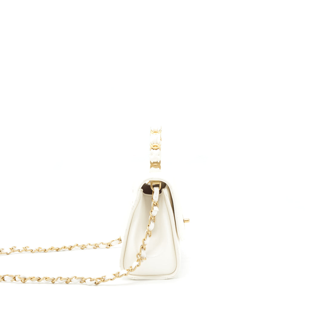 chanel-seasonal-flap-bag-lambskin-white-ghw