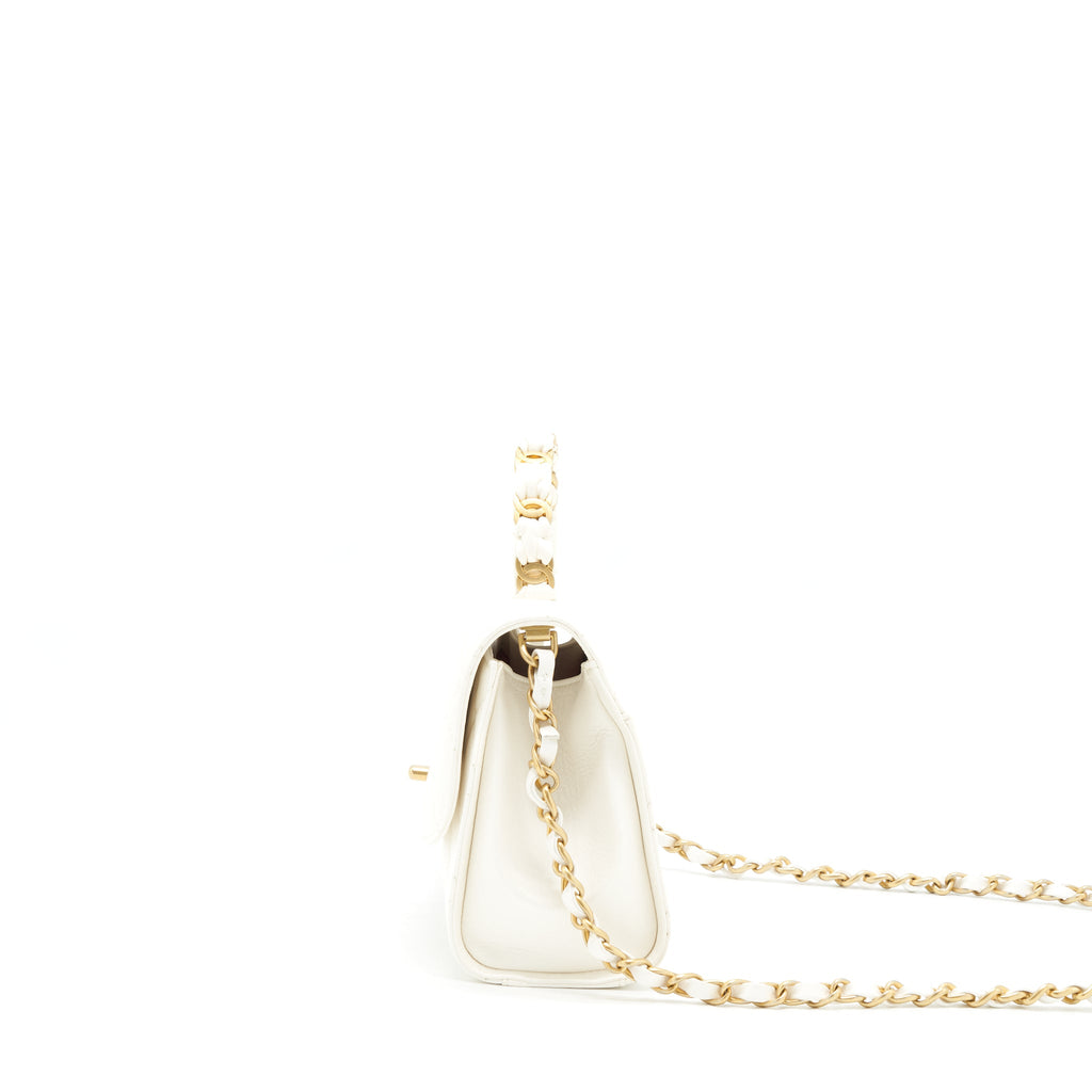 chanel-seasonal-flap-bag-lambskin-white-ghw