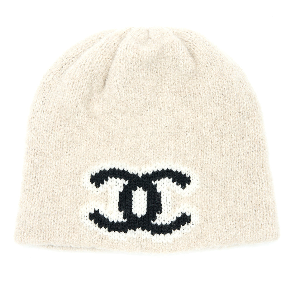 chanel-22b-cashmere-hat-beige-black-white