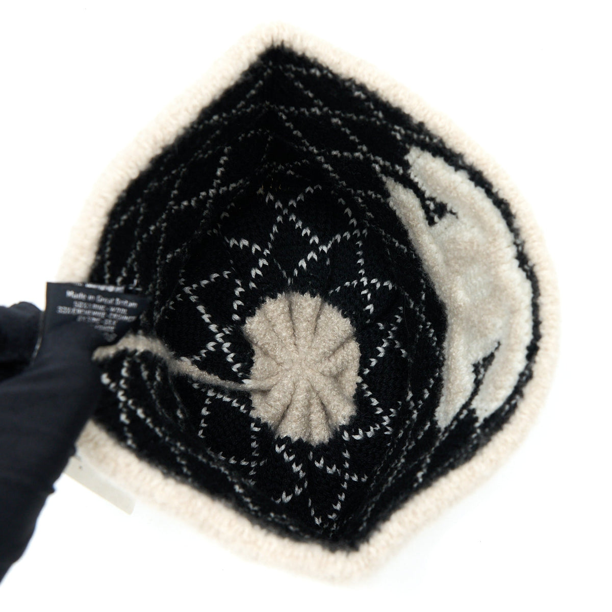 chanel-22b-cashmere-hat-beige-black-white