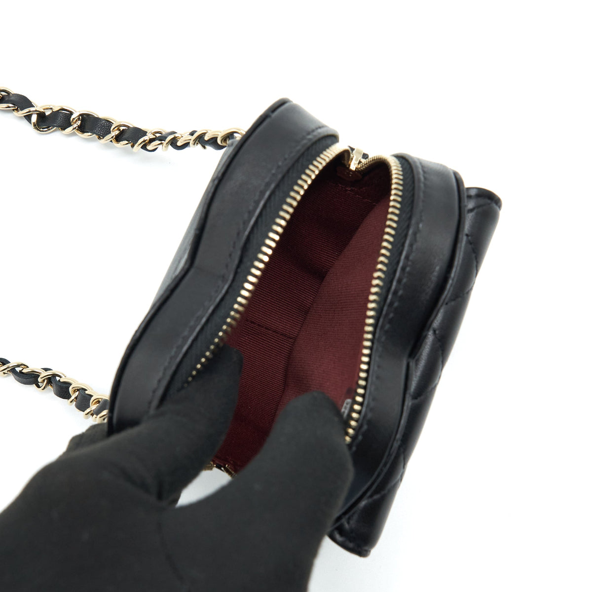 chanel-22s-heart-belt-bag-lambskin-black-lghw