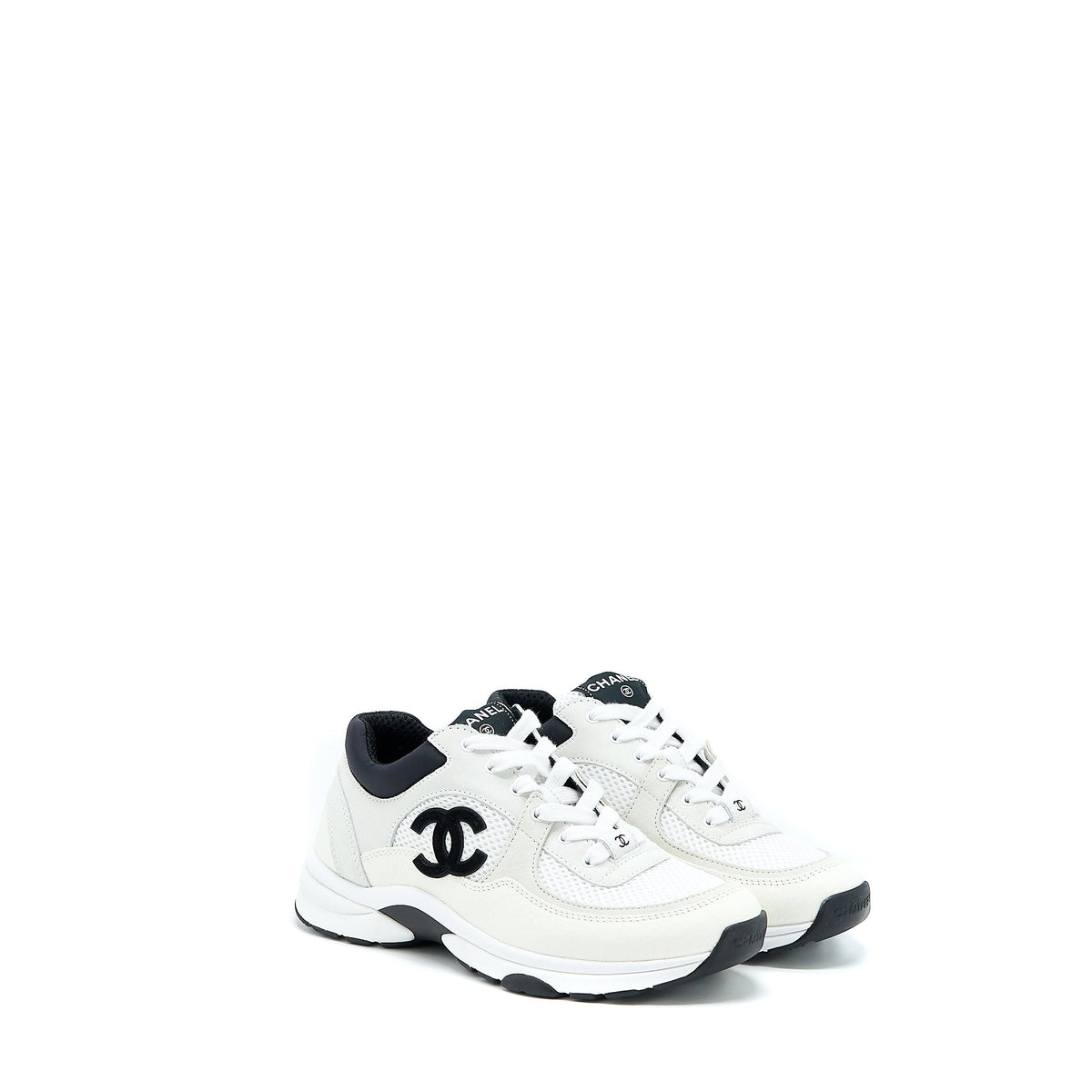 chanel-size-37-cc-logo-sneaker-calfskin-black-white