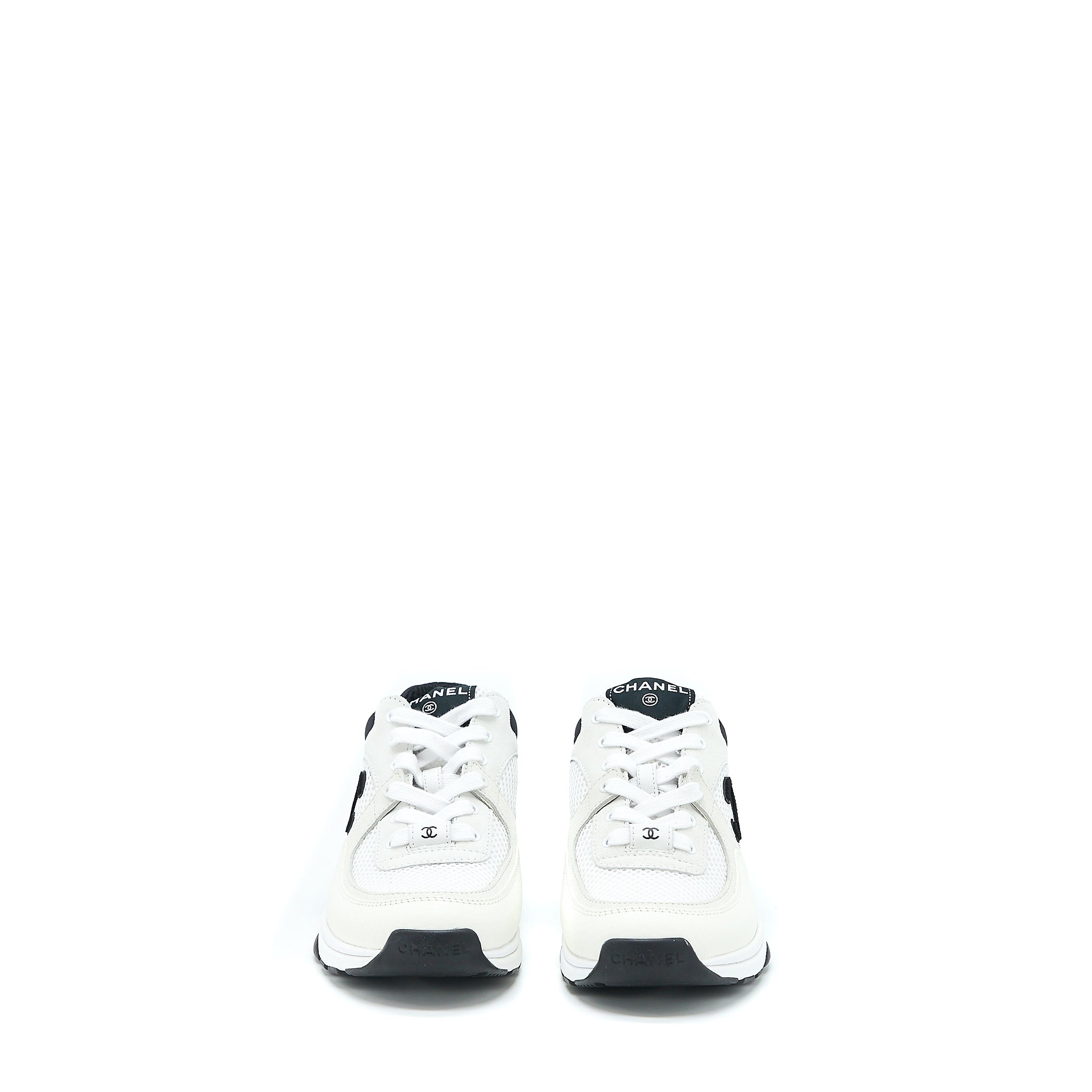 chanel-size-37-cc-logo-sneaker-calfskin-black-white
