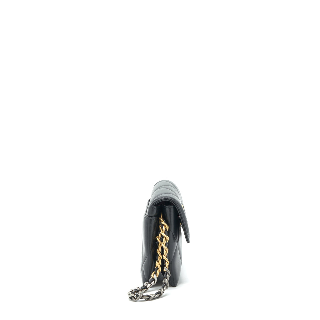 chanel-19-flap-bag-small-ghw