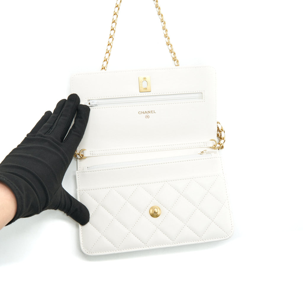 chanel-pearl-crush-wallet-on-chain-white-ghw
